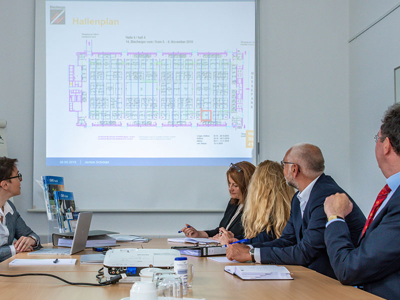 Die GWS bietet Gemeinschaftsstände auf Industrie-Fachmessen wie der Blechexpo an und übernimmt wesentliche organisatorische Arbeiten.