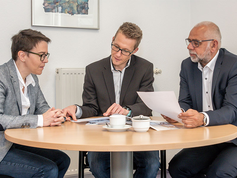 Als regionale Wirtschaftsförderungsgesellschaft ergänzt die GWS die Wirtschaftsförderung der Städte und Gemeinden im Märkischen Kreis. So bieten wir unseren Kunden Beratungsdienstleistungen, Brancheninitiativen, Netzwerken, Veranstaltungen und Beteiligungen an Projekten.